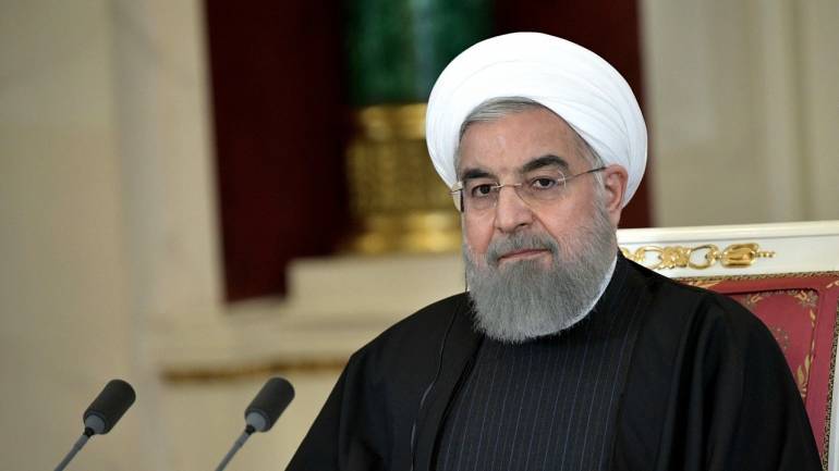 روحاني يدعو إلى الوحدة الوطنية