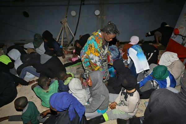 ليبيا تواجه تدفق المهاجرين وحيدة