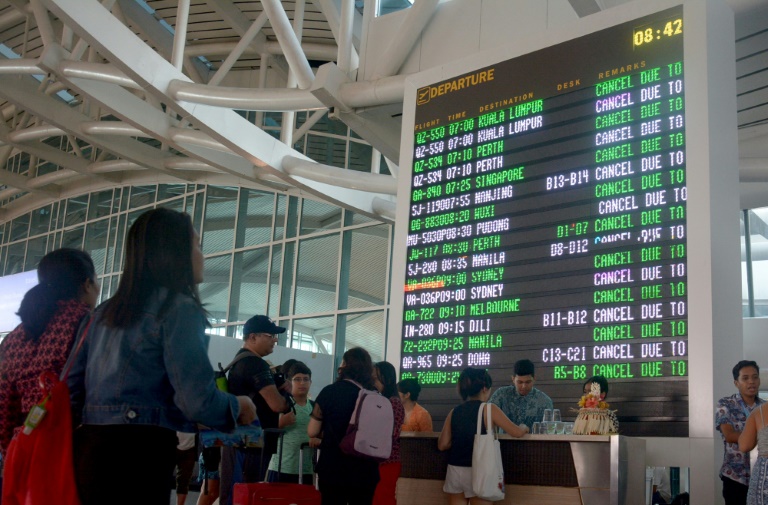 إعادة فتح مطار بالي الدولي بعد إغلاق وجيز
