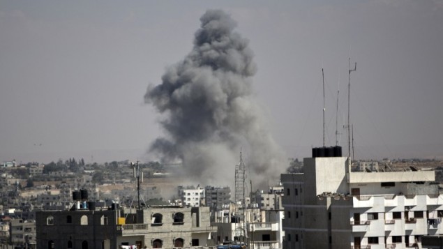 مقتل فلسطينيين اثنين في انفجار في مصنع للألعاب النارية في غزة