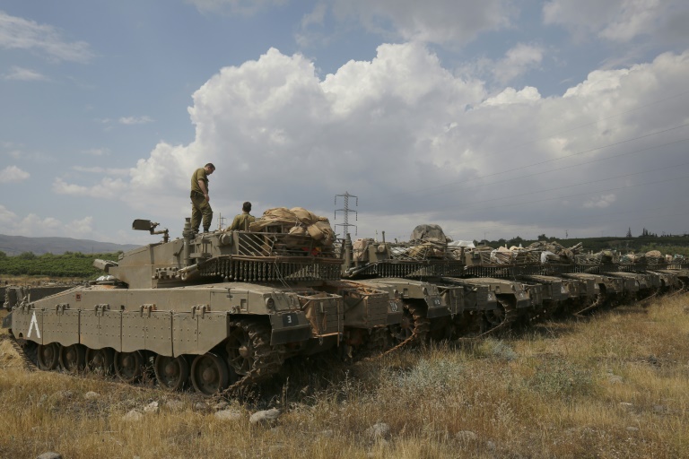 إسرائيل تطلق صاروخًا على طائرة مسيرة من سوريا