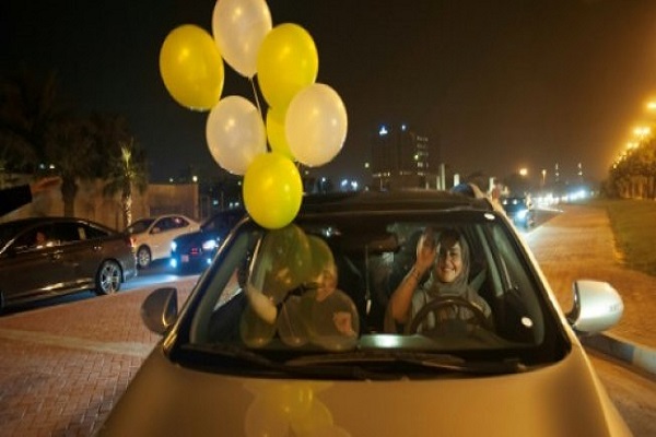 سمر تروي كيف قادت سيارتها للمرة الأولى في السعودية