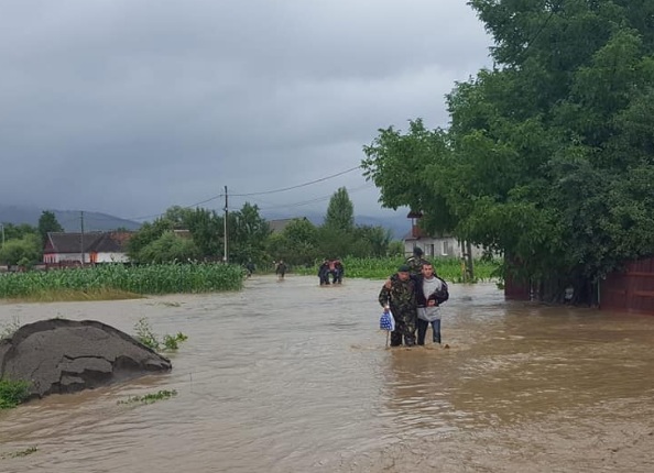 أربعة قتلى وإجلاء مئات جراء أمطار غزيرة في رومانيا