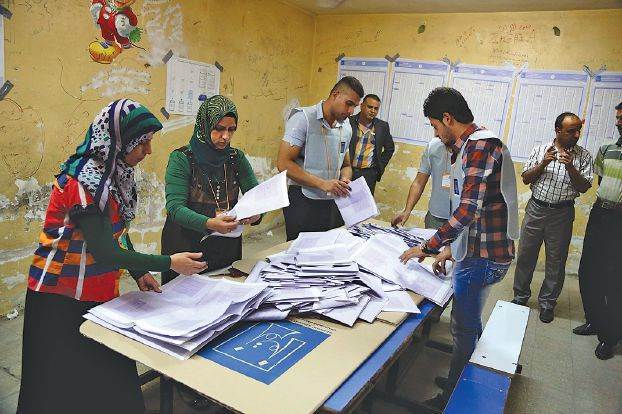 بدء عملية مثيرة للجدل لعد أصوات الناخبين العراقيين يدويا