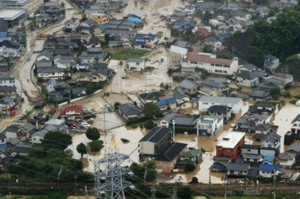 الأمطار تقتل وتهجر الملايين في اليابان