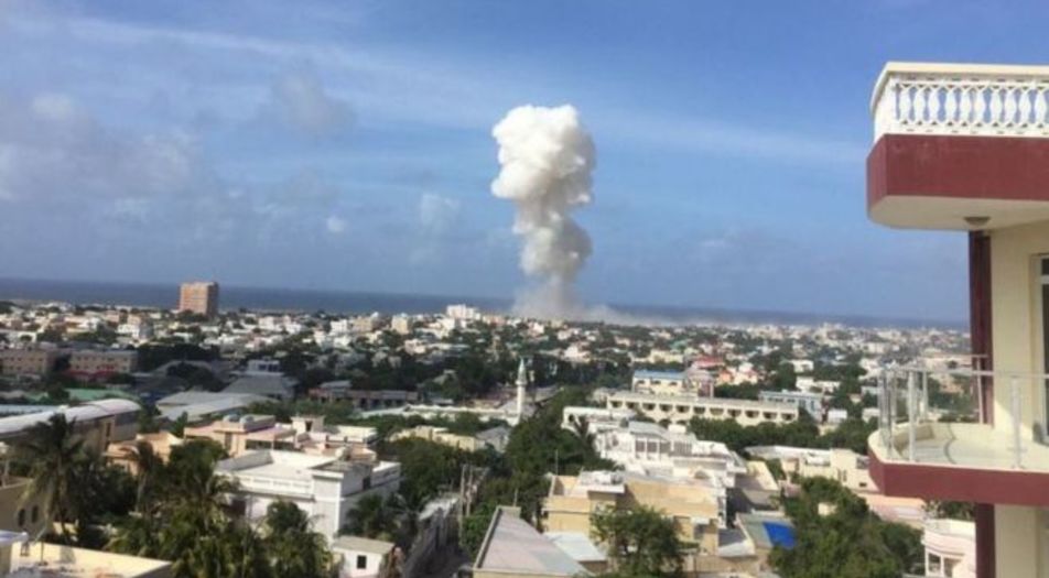 انفجاران يستهدفان وزارة الداخلية في الصومال