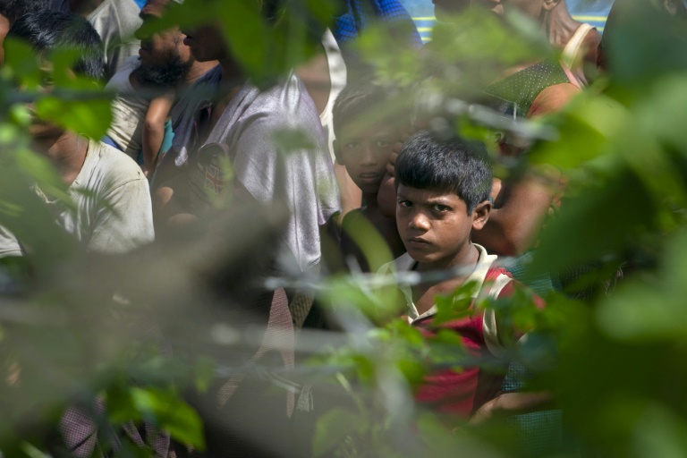 بورما تعتقل عشرات الروهينغا العائدين