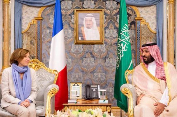السعودية وفرنسا تبحثان فرص تطوير التعاون الدفاعي