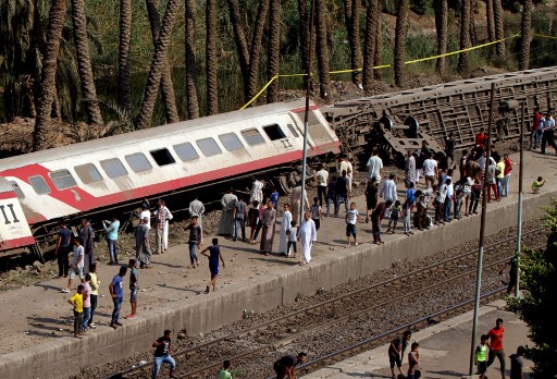 اصابة العشرات في خروج عربات قطار عن السكة في مصر