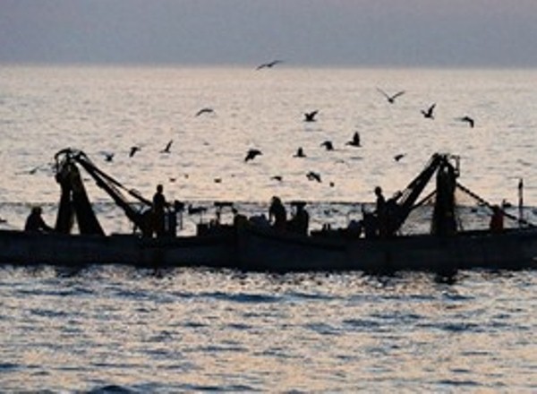 قتيل ومفقود إثر غرق مركب صيد إسباني قبالة الارجنتين