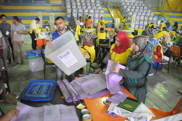 بدء عدّ أصوات الناخبين يدويًا في 7 محافظات عراقية
