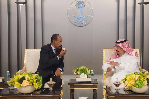 العاهل السعودي ورئيس إريتريا يعقدان جلسة مباحثات في جدة
