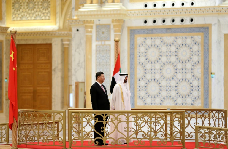 الرئيس الصيني يجري مباحثات مع مسؤولين اماراتيين