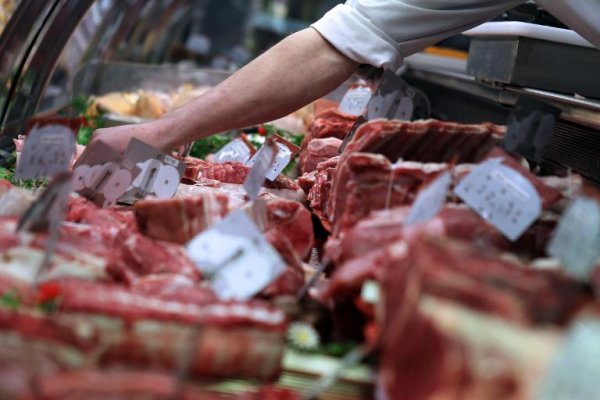 دراسة: شركات اللحوم والألبان تلوث البيئة أكثر من النفط