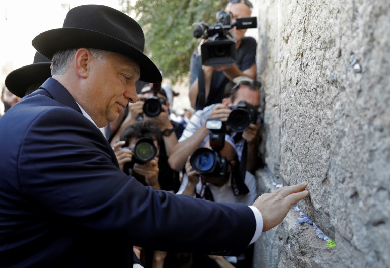 أوربان يزور حائط المبكى في القدس