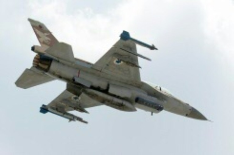 إسرائيل تقصف موقعا عسكريا في مصياف وسط سوريا