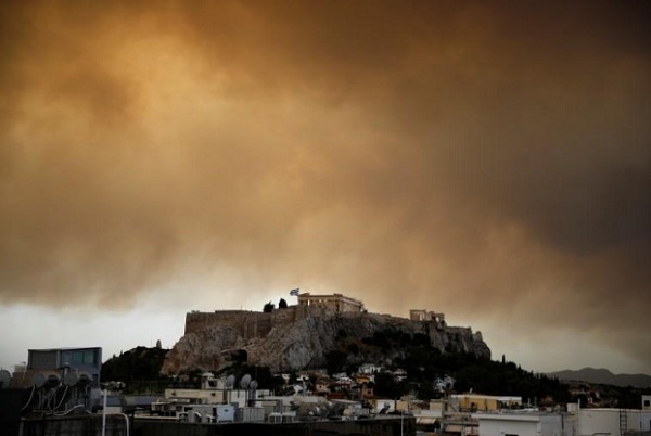 عشرات القتلى في حرائق أثينا