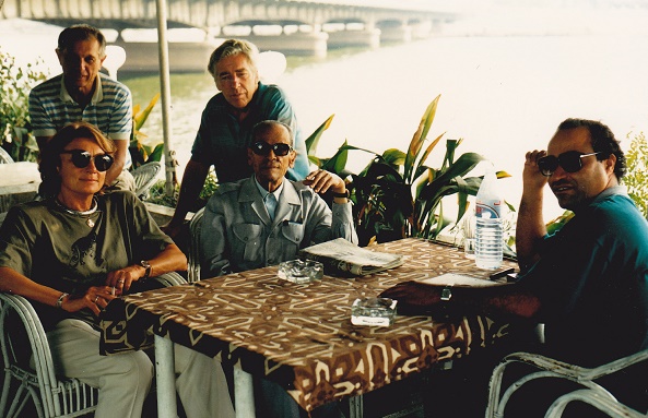 مع الفريق التلفزيوني البافاري اثناء تصوير الفيلم الوثائقي عن نجيب محفوظ