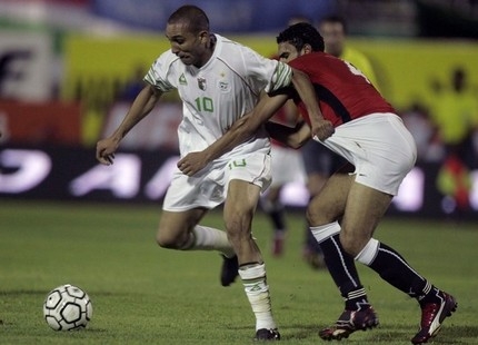 لقطة من مباراة مصر والجزائر