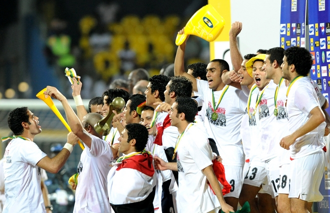 من احتفالات اللاعبين المصريين بفوز أمم إفريقيا في غانا 2008