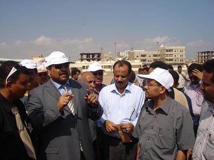 وزير الشباب اليمني يتفقد منشآت خليجي 20