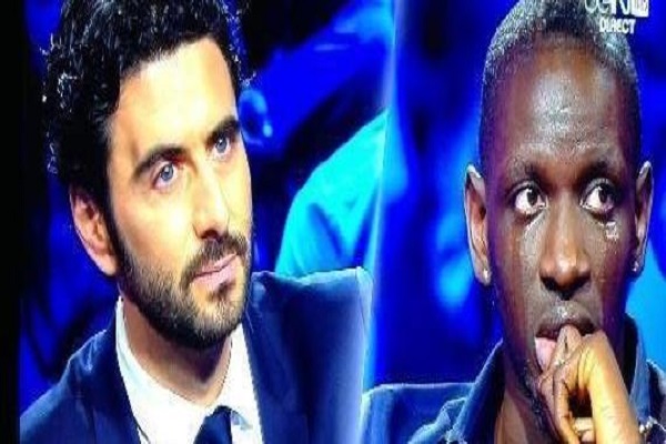 اللاعب الفرنسي مامادو ساكو يذرف الدموع في برنامج تلفزيوني بسبب عائلته