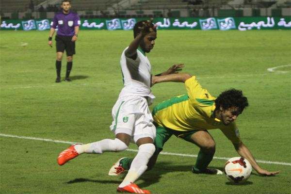 جانب من مباراة الأهلي والتعاون