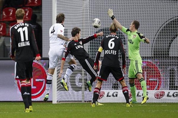 إينتراخت فرانكفورت يسدي خدمة لبايرن