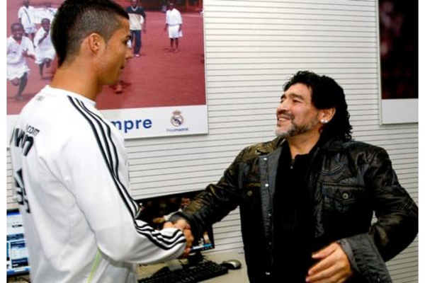 مارادونا يحيي كريستيانو رونالدو