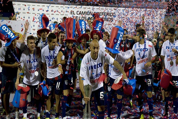 جانب من التتويج