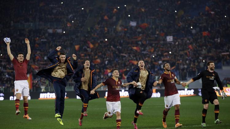 روما يضرب كاتانيا برباعية ويواصل ملاحقة يوفنتوس