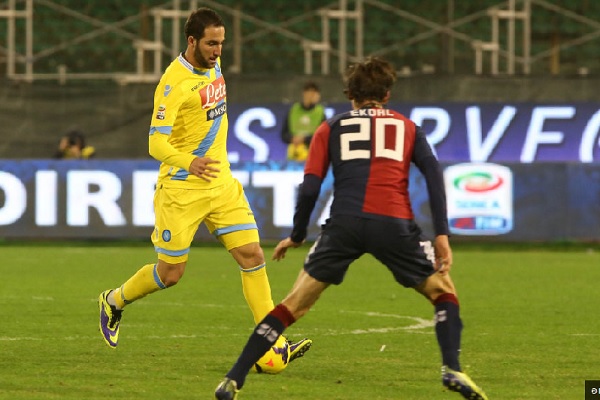 نابولي يفشل في اللحاق بروما