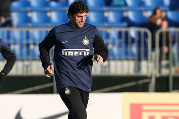 النجم الأرجنتيني دييغو ميليتو مهاجم إنتر ميلان الإيطالي