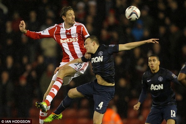 يونايتد يتخطى ستوك سيتي