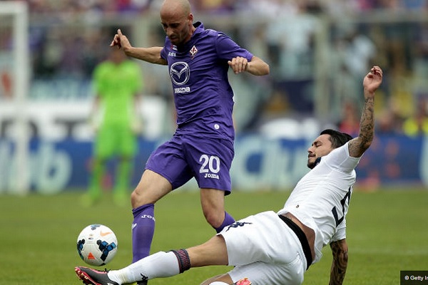 فيورنتينا يفشل في مشاركة نابولي الصدارة