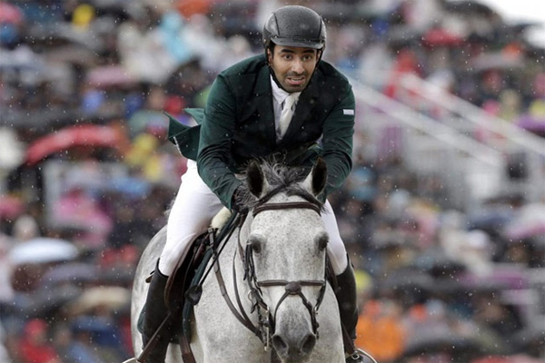  الأمير السعودي عبدالله بن متعب في مقدمة المشاركين