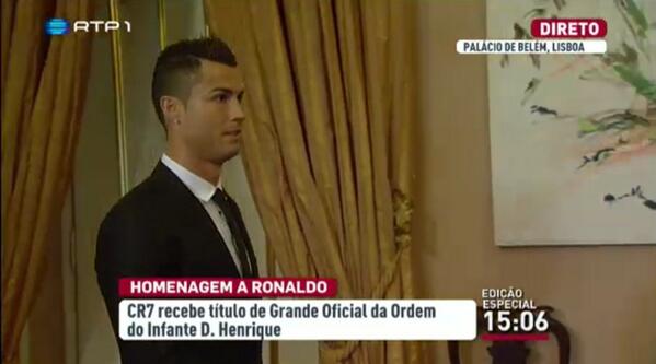 رونالدو تسلم وسام الضابط الأعظم من رئيس الجمهورية