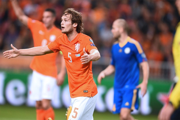 هولندا قلبت تأخرها أمام كازاخستان إلى فوز عريض