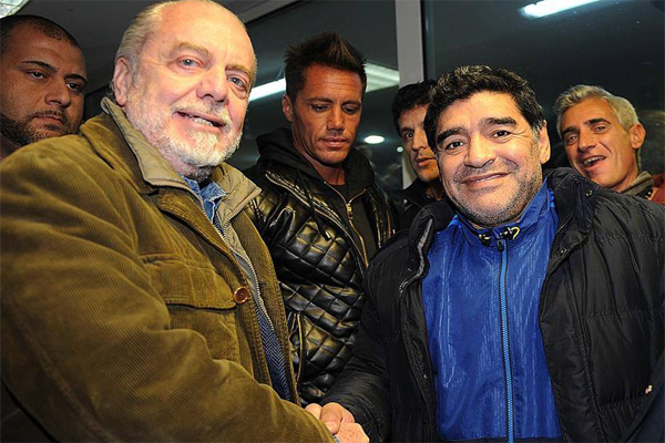 أوريليو دي لورينتيس قام بإستشارة مارادونا حول الصفقة