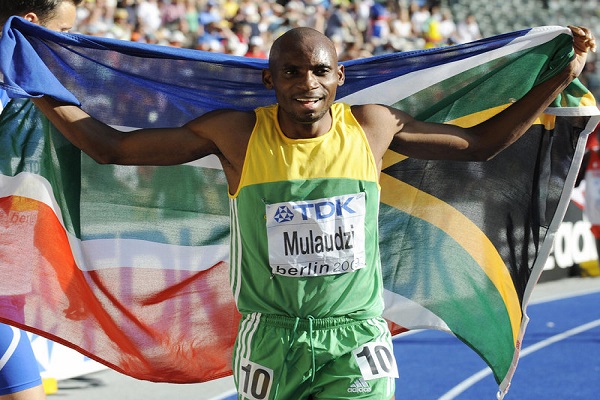 بطل العالم السابق في سباق 800 م الجنوب افريقي مبولايني مولودزي
