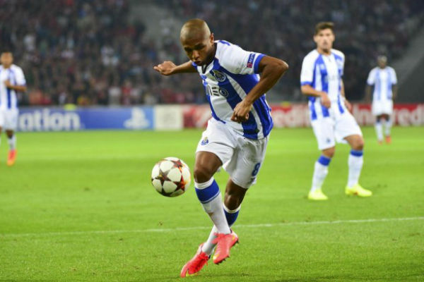 ياسين ابراهيمي أبرز اللاعبين الجزائريين المرشحين للفوز بجائزة أفضل لاعب في أفريقيا