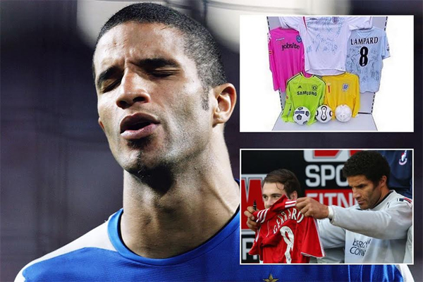 ديفيد جيمس يبيع قمصان نجوم كرة القدم لتفادي الإفلاس