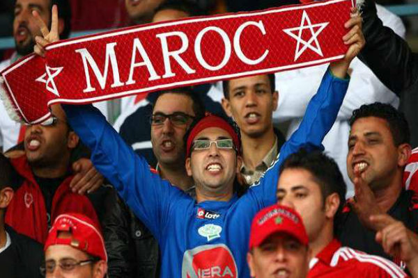 الجماهير المغربية تساند الحكومة في رفض استضافة كأس أمم أفريقيا في موعدها المحدد