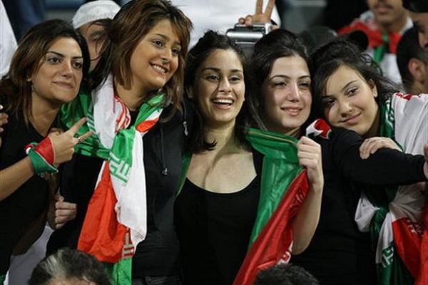 ايران لن تشهد مسابقات دولية في كرة الطائرة طالما استمر منع النساء من حضور المباريات 