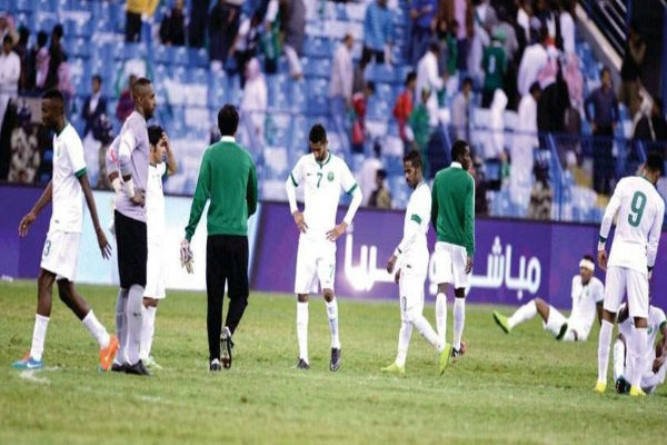 حسرة لاعبي الأخضر السعودي بعد خسارة نهائي خليجي 22