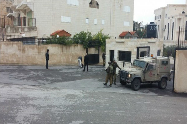القوات الاسرائيلية تقتحم مقر الاتحاد الفلسطيني