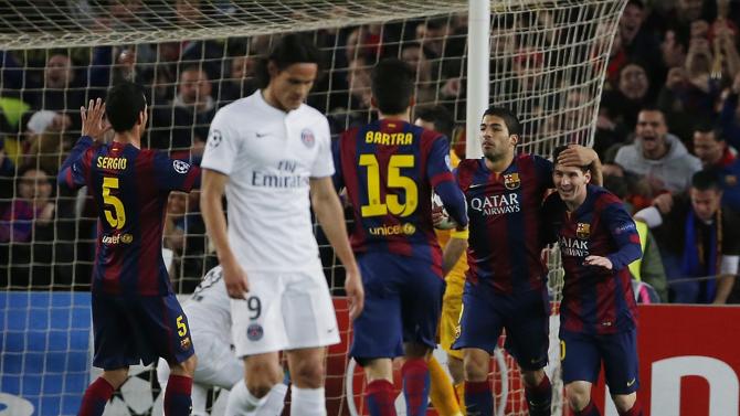 فرحة لاعبي برشلونة بهدف ميسي الذي أعقبه هدفين من نيمار وسواريز