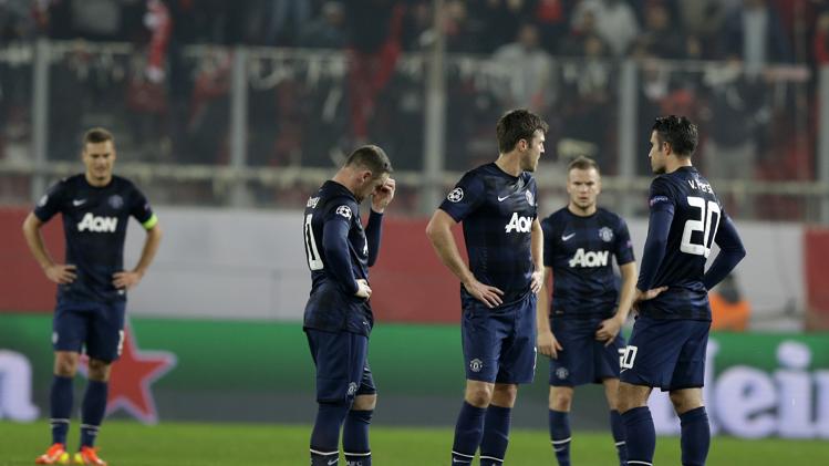 استيا بالغ على لاعبي اليونايتد بعد تقدم أولمبياكوس في مباراة الذهاب