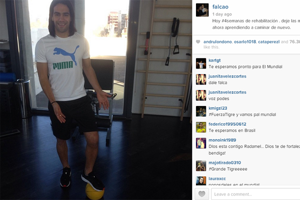 صورة ضوئية لفكالو وهو يتدرب على السير بدون عكازات