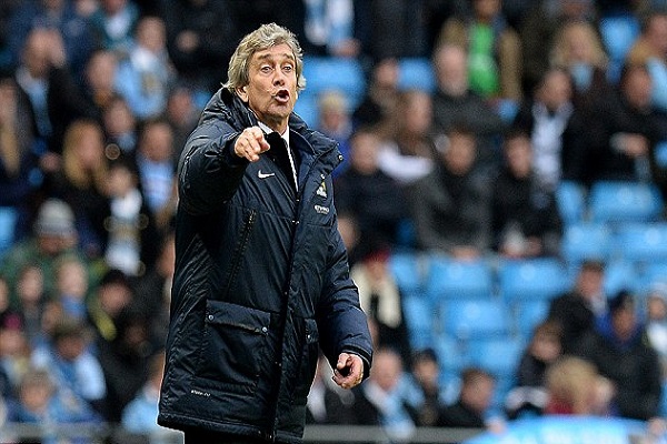 التشيلي مانويل بيليغريني مدرب مانشستر سيتي الانكليزي